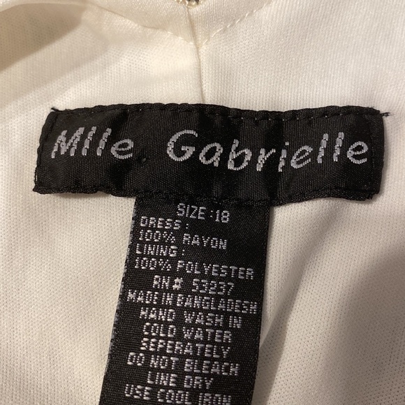 F womens Mlle Gabrielle solid cream color lined pullover plus size dress size 18 - Picture 6 of 6